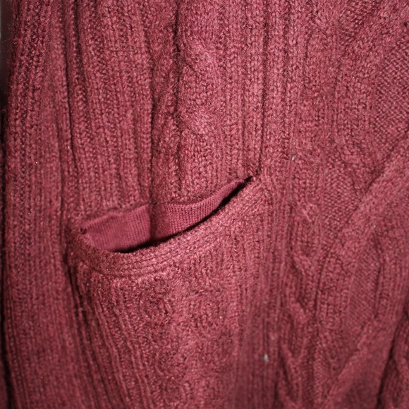 Boxy Cable Turtleneck Sweater - Picture 5 of 5